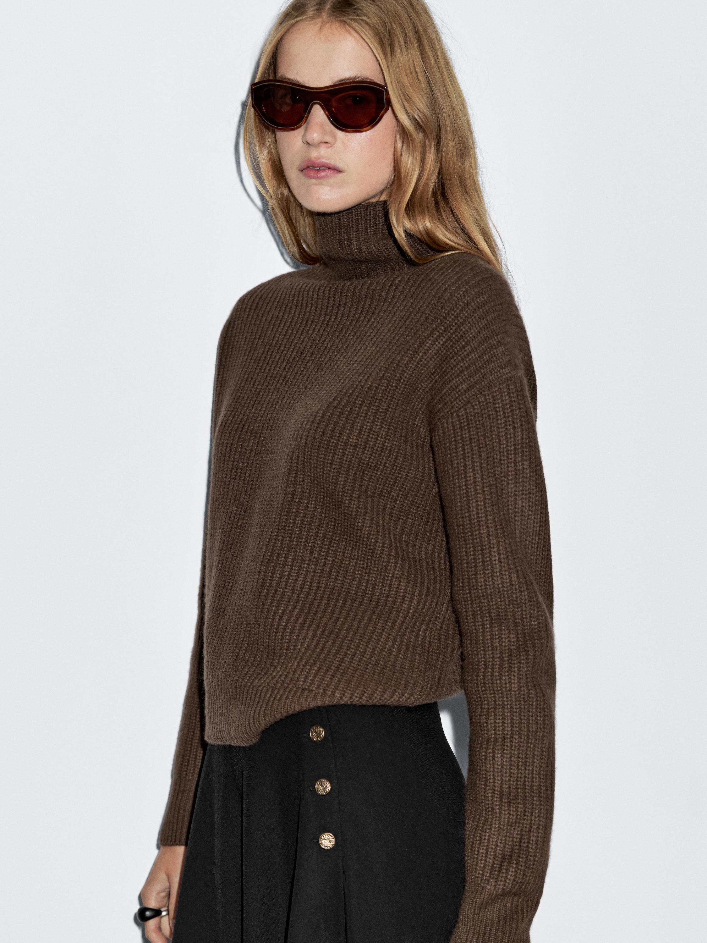 100% wool high neck knit sweater
